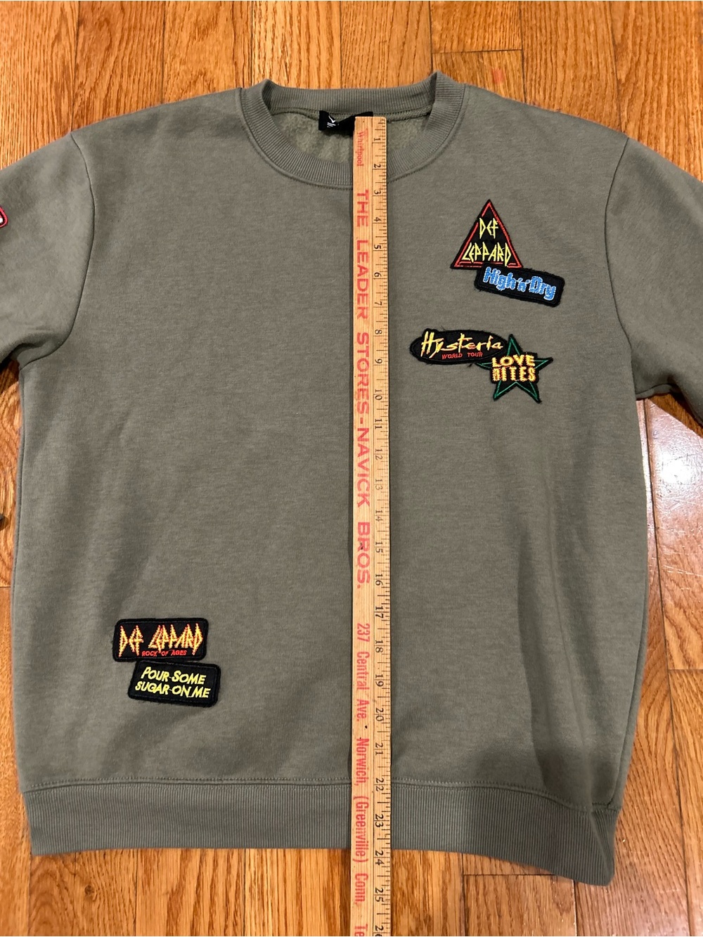 Vinyl Icons Def Leppard Patch Crewneck Sweatshirt Mens S Green - Picture 5 of 9